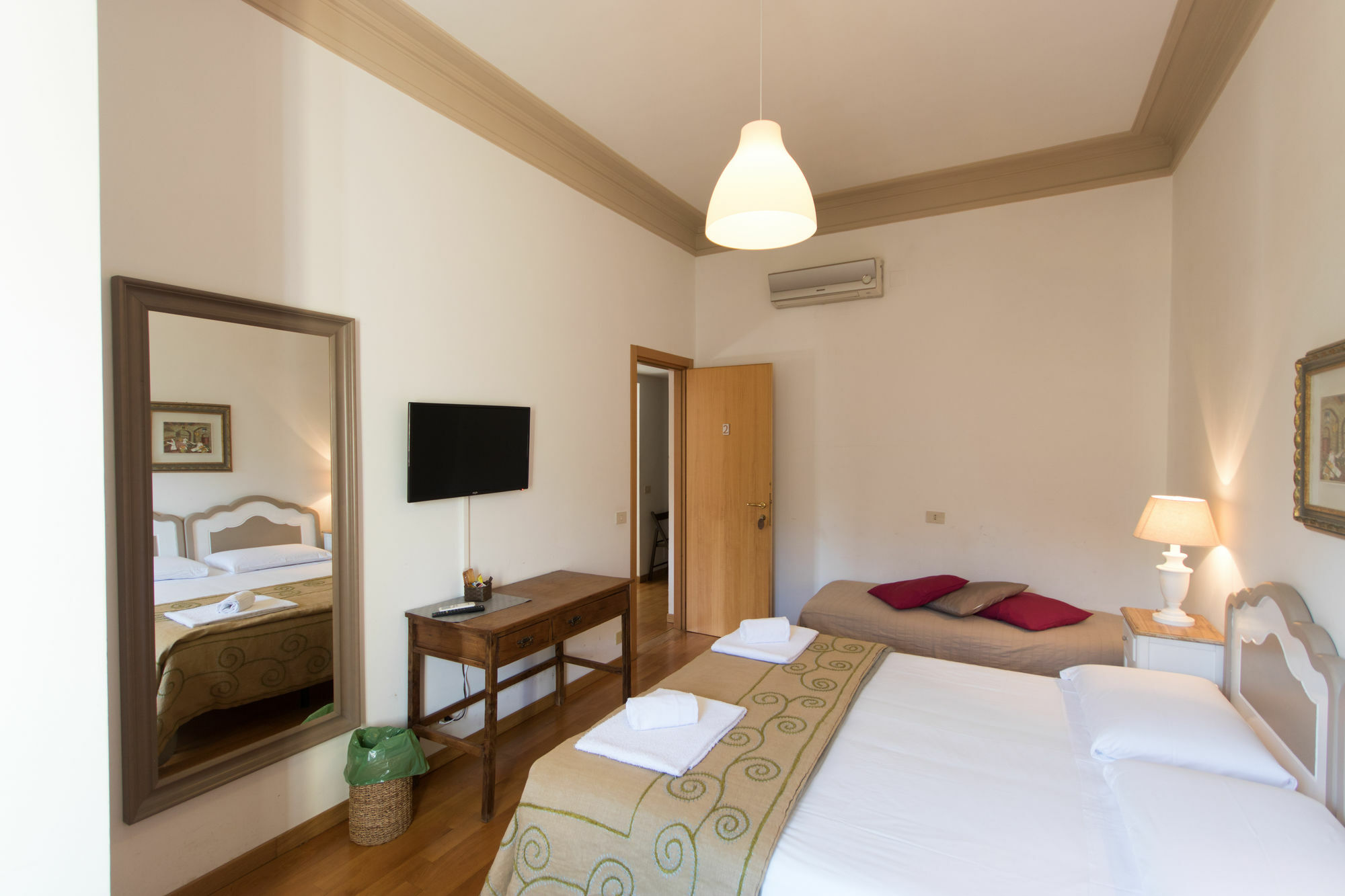 Le Suites Di Tevere Home Rome Buitenkant foto